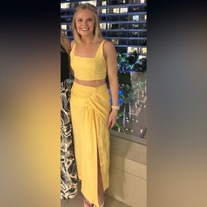 Two piece Square-Neck Yellow Crop Top and skirt - Women